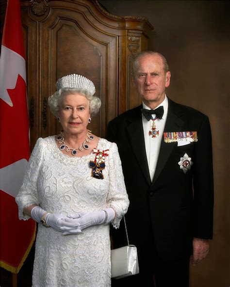May 2005 🇨🇦👸🏻🤴🏼 The Official Canadian Portrait Of Her Majesty The Queen
