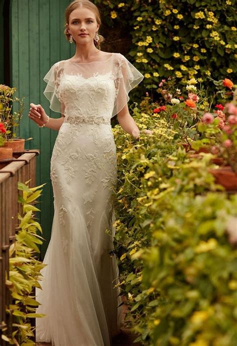 15 Most Stunning Champagne Wedding Dresses