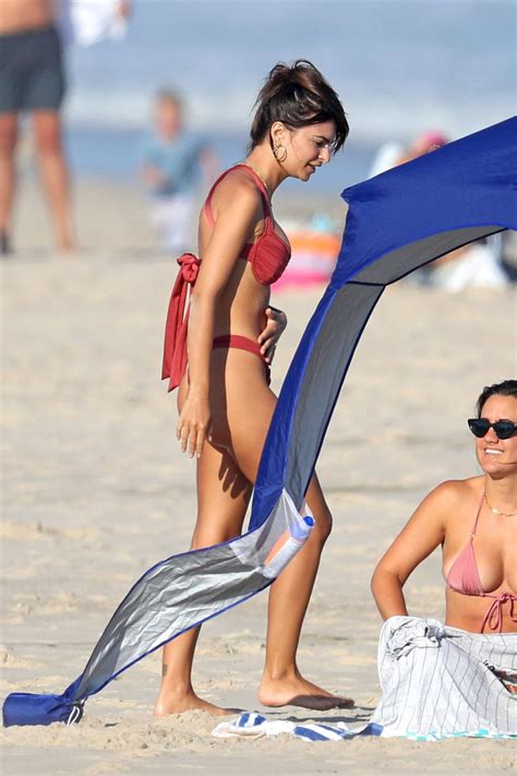 Emily Ratajkowski Hits The Beach In A Red Bikini In The Hamptons Photos Jihad Celeb