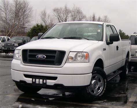 File:2006 Ford F-150 STX.jpg - Wikimedia Commons