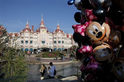 Disney Paris Offices Raided Last Year in French Tax Probe - Bloomberg