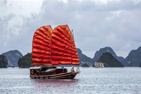 2 Day 1 Night Authentic Vintage Junk Cruise Of Halong Bay And Lan Ha