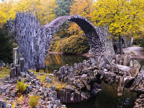 The Rakotz Bridge Of Basalt Stones In The Kromlauer Park Flickr