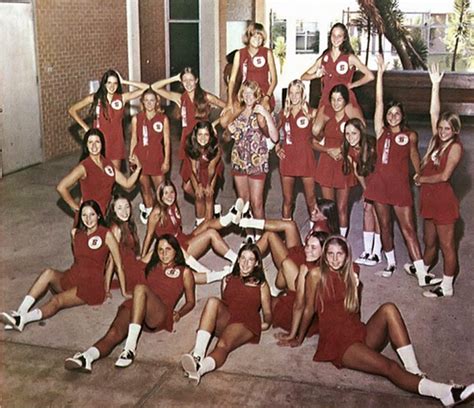 gimme an r for retro 35 vintage photos of high school cheerleaders 1970s 1980s flashbak
