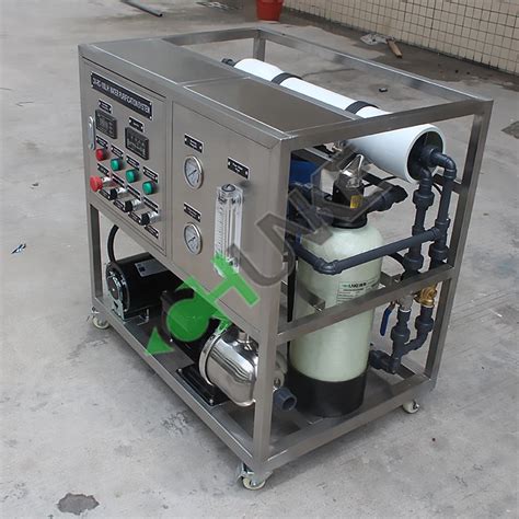 100lh Mini Portable Ro Seawater Desalination Plant For Water Treatment