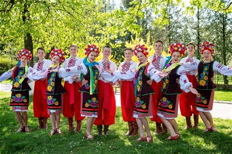 11 квітня відзначають всесвітній день боротьби із хворобою паркінсона та день найкращих друзів. У Нововолинську відбулося свято танцю