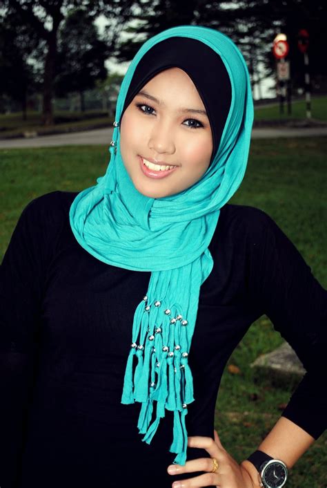 Globalisasi adalah suatu kata yang berasal dari serapan bahasa inggris yaitu globalization. GAYA MUSLIMAH MODERN ~ Islam Indonesia
