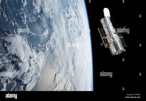 Hubble Space Telescope Orbiting Planet Earth Stock Photo Alamy