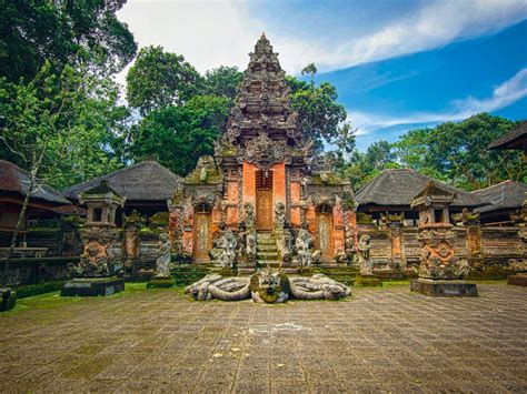 10 Beautiful Temples In Bali With Scenic Backdrops