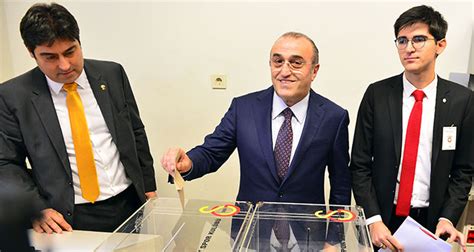Galatasaray'da başkanlık seçimi için geri sayım başladı. Abdurrahim Albayrak: 'Başkanımız ani bir karar ile baskın ...