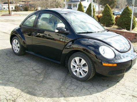 Buy Used 2009 Volkswagen Beetle Base Hatchback 2 Door 25l In