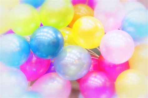 Luftballons knoten, Verknoten und Zubinden der Latexballons