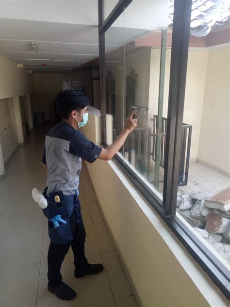In a short period of time carefast become one of the fastest growing and largest company in cleaning services and management industry in indonesia. Gaji PT Among Mitra Bakti Utama | Cleaning