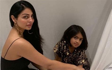 Neeru Bajwa Gives A Makeover To Her Daughter Aanaya Shares An Adorable