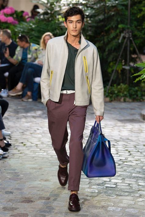 10 best mens clothing brands to sell on ebay for profit! Hermès Spring 2019 Menswear Fashion Show | Trendy mens ...