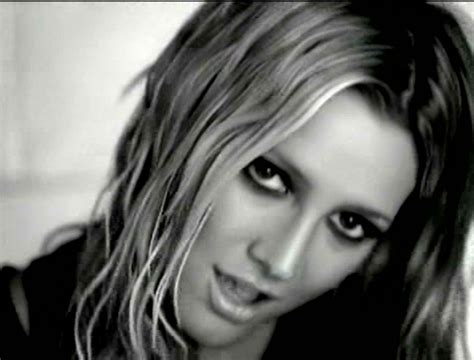 Music Video Invisible Ashlee Simpson Image 1682833 Fanpop