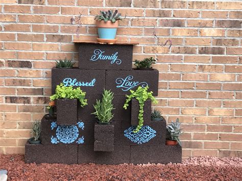 Cinder block planters | Cinder block garden, Cinder block planter ideas