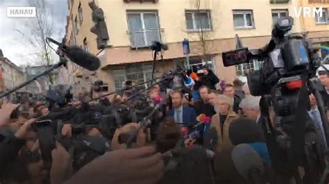 „dafür bedanke ich mich herzlich und will es auch die hanauerinnen und hanauer wissen lassen, so kaminsky. Lambrecht und Bouffier zu Hanau - YouTube
