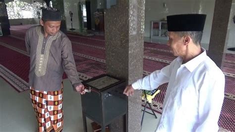 Terekam Cctv Pasangan Mesum Di Masjid Maros Curi Kotak Amal