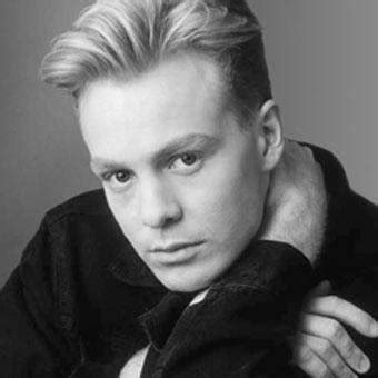 52, height, salary, famous birthday, birthplace, horoscope, fanpage, before fame and family, all about jason donovan's personal life, and more. Jason Donovan - Booking Agent for Jason Donovan ...