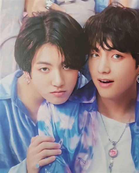 pin by ┊ ｡｡｡ 𝓛𝓸𝓼𝓶𝓪𝔀𝓲 ೃ࿔ 🥢 on kpopッ taekook bts season greeting bts season s greetings 2020