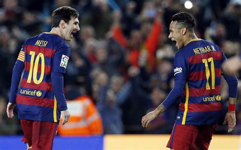 FC Barcelona top Sevilla 2–1, extend unbeaten streak to 34 games