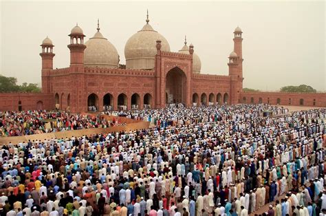 The word eid is a derivative of arabic word 'oud' which means 'to come back' or 'return'. Eid al-Fitr 2019: When is it and how is it celebrated?