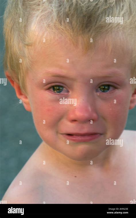 Boy Girl Facial Expression Crying Hi Res Stock Photography And Images