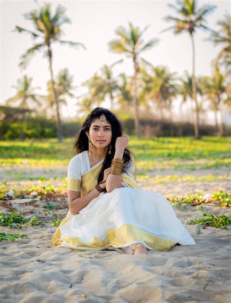 Athiran sai pallavi hd photos. Actress Sai Pallavi in Kerala Saree Cute Photos - Telugu Actress Gallery