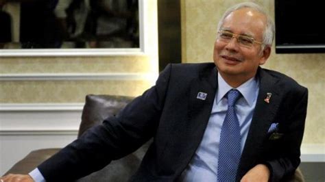 Pengacara najib sebelumnya mengatakan najib diperdaya oleh pemodal asal malaysia, jho low, dan pejabat 1mdb lainnya yang meyakinkan najib bahwa pasalnya, mantan perdana menteri itu dikenai berbagai dakwaan. Manuver Najib Razak Galang Dukungan untuk Anwar Ibrahim ...