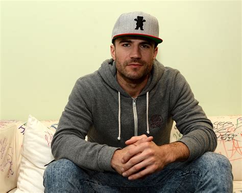 Celebrity And Entertainment 29 Sexy Sam Hunt Photos That Will Make You A Country Music Fan