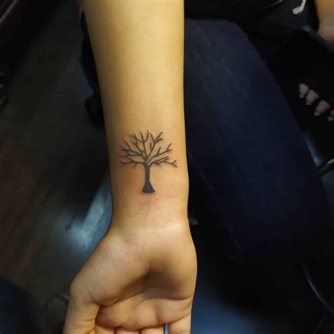 28 Tree Tattoos On Wrist Fantastic Tree Tattoo Psycho Tats