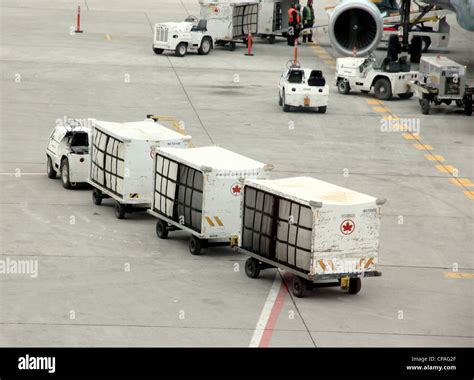 Luggage Vehicle Airport Hi Res Stock Photography And Images Alamy