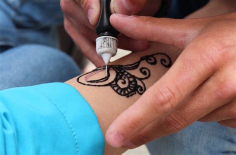 Buat Tato Temporer akan Berisiko Tinggi Yang Harus Anda ...