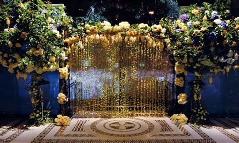 Whimsical Wedding Walls Floral Ideas For A Magical Backdrop Dwp Insider