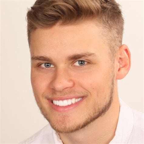 A holiday job with daimler is more than just a way to earn some cash. Mark Ottenhus - Aktivierung Finanzierung - Mercedes-Benz ...