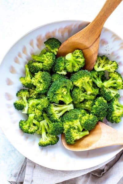 Perfect Instant Pot Steamed Broccoli Eating Instantly