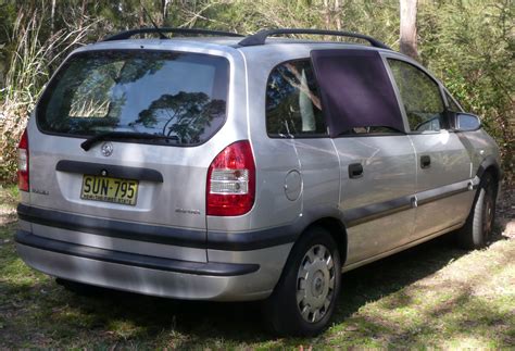 Автомобиль Holden Zafira Фото 10 из 13 размер изображения 2823 на