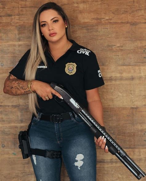Pin By Chris Bradley On Girls And Guns In 2021 Beautiful Police Women