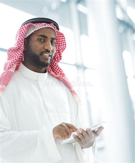 Arabischer Mann Stockfoto Bild Von Glücklich Schauen 31003166