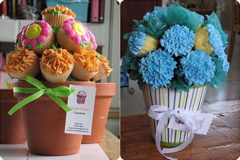 Cupcake wedding centerpieces are a hot wedding trend at the moment! Cupcakes as Wedding Centerpieces - A Wedding Blog