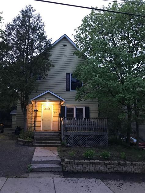 Jul 21, 2020 · the average electric bill for a 2 bedroom apartment with two residents is around $76 per month and will increase for each additional resident. 817 Lee St Unit 2, Marquette, MI 49855 Rentals - Marquette ...