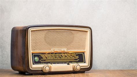 şarkı sözleri yayın Resepsiyon nostalji radyo frekans ülke Hafta içi