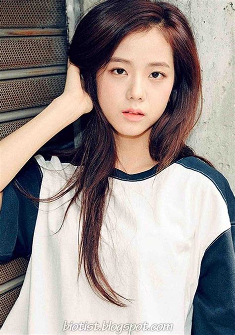 Jisoo was born and raised in south korea but she can speak japanese and basic chinese. Kim Ji-soo Wallpapers - Wallpaper Cave