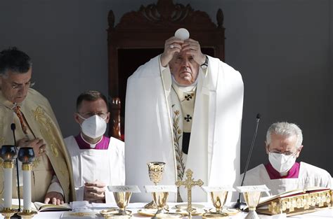 Pope Francis Releases New Letter On Liturgy Catholics Need A Better