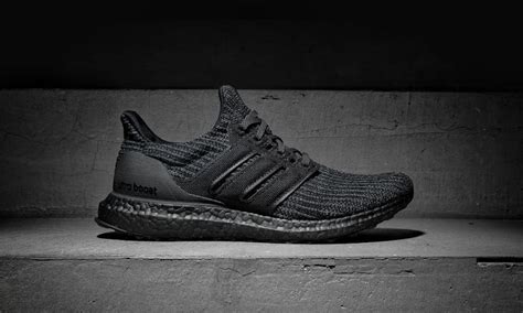Grey is interwoven throughout a black primeknit upper with a glitch camo look. adidas Ultra Boost 4.0 Triple Blackが1/19に国内発売予定【直リンク有り】
