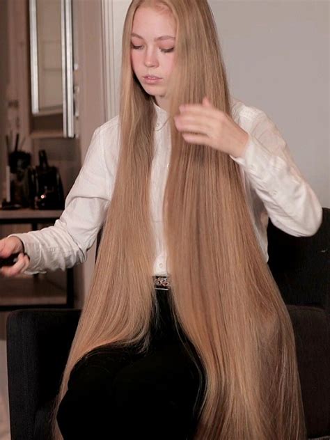 Video Sara S Very Long Hair Brushing In Long Hair Styles Super Long Hair Extremely