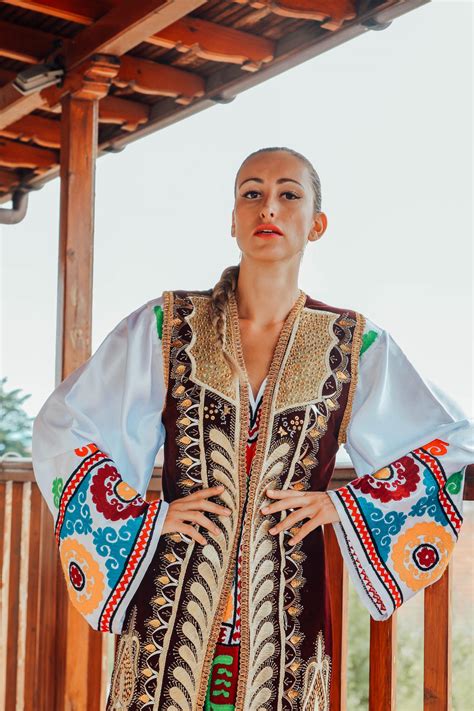 Tajikistan And Its Traditional Clothing La Elegantia