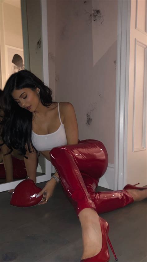 Kylie Jenner Ass Injections 3