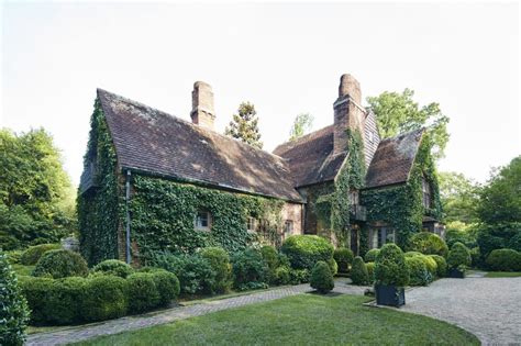 William Eubanks English Country Cottage In Memphis The Glam Pad